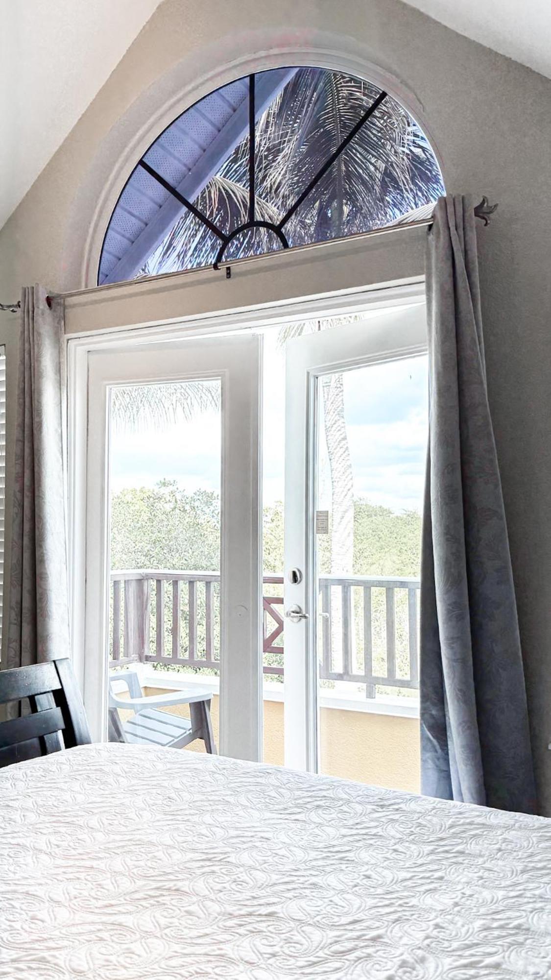 Shangri-La Boutique Bed & Breakfast West Bay Exteriör bild