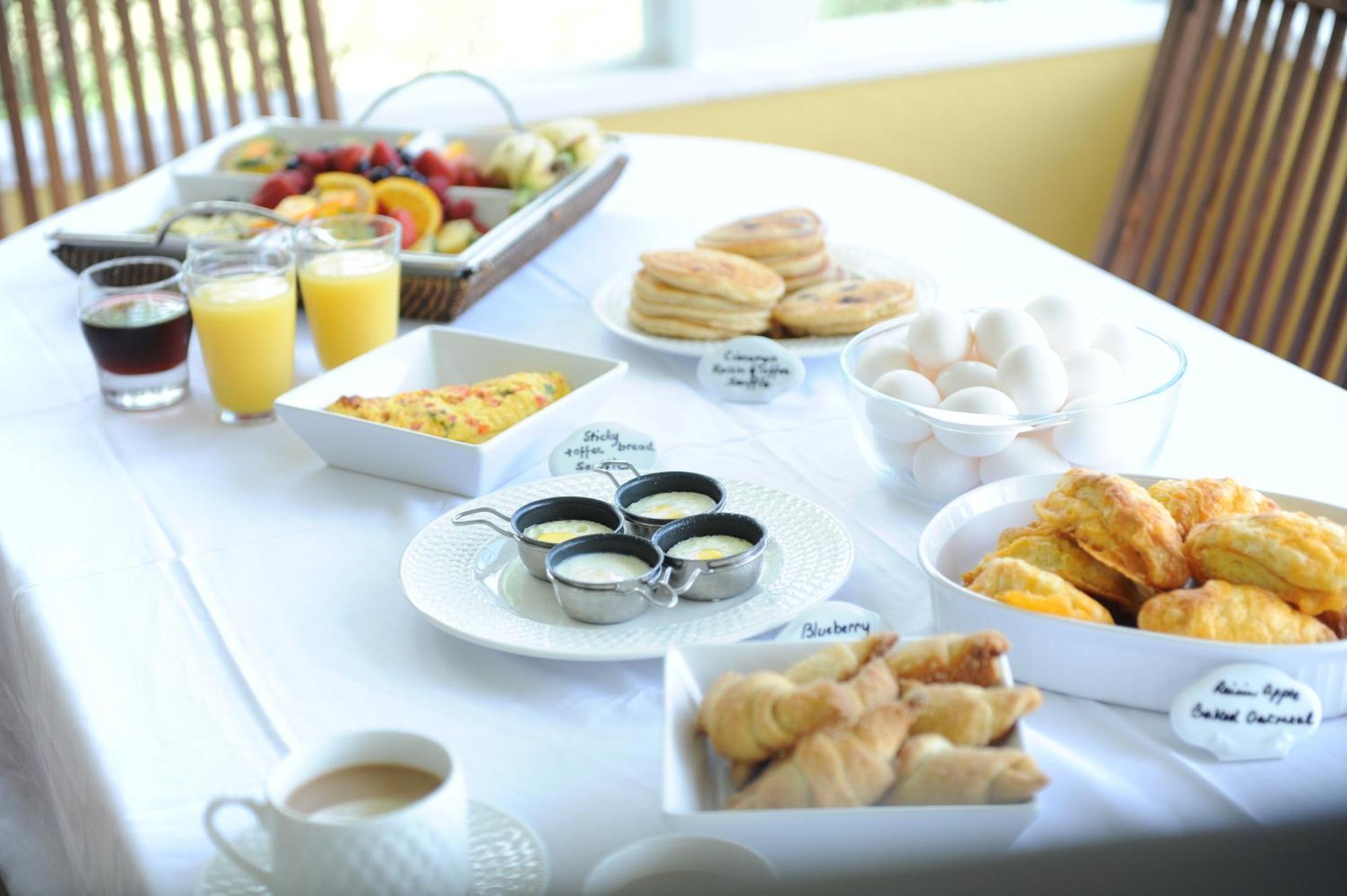 Shangri-La Boutique Bed & Breakfast West Bay Exteriör bild