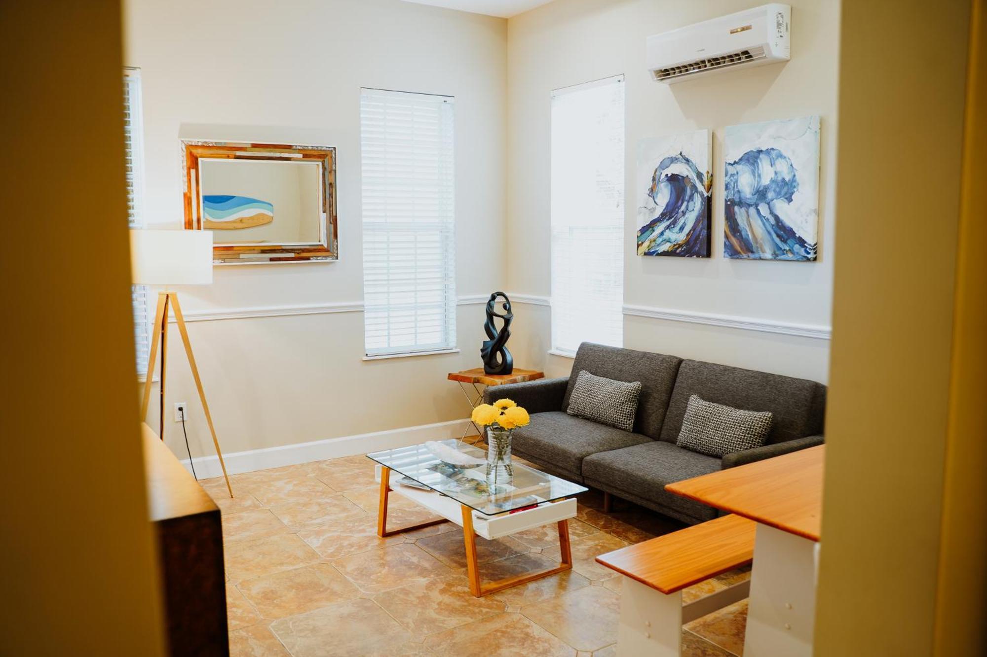 Shangri-La Boutique Bed & Breakfast West Bay Rum bild