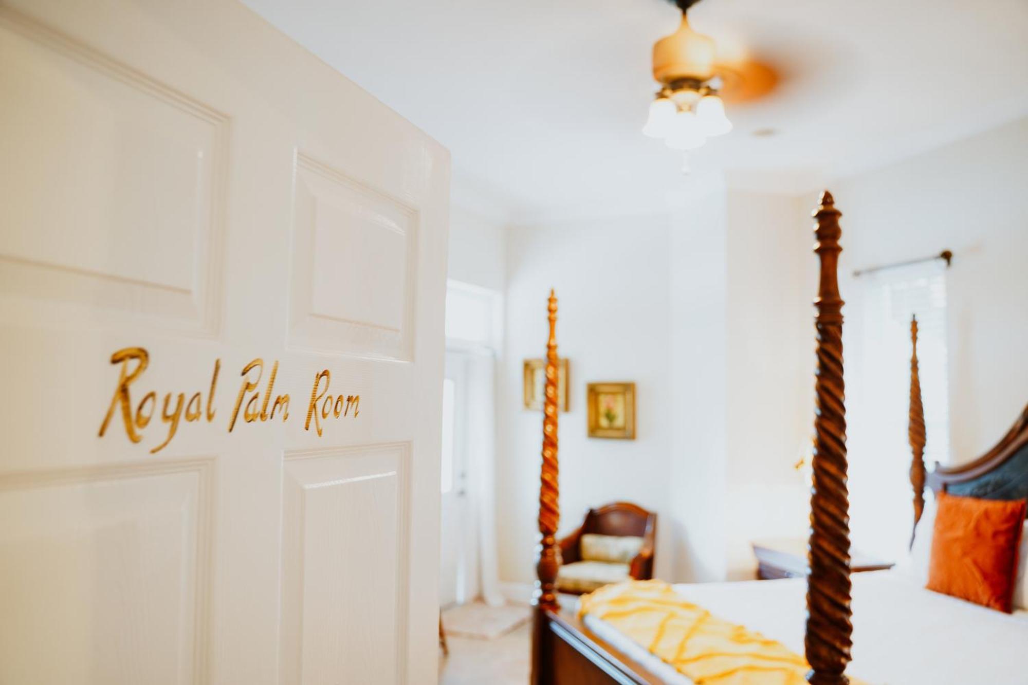 Shangri-La Boutique Bed & Breakfast West Bay Rum bild