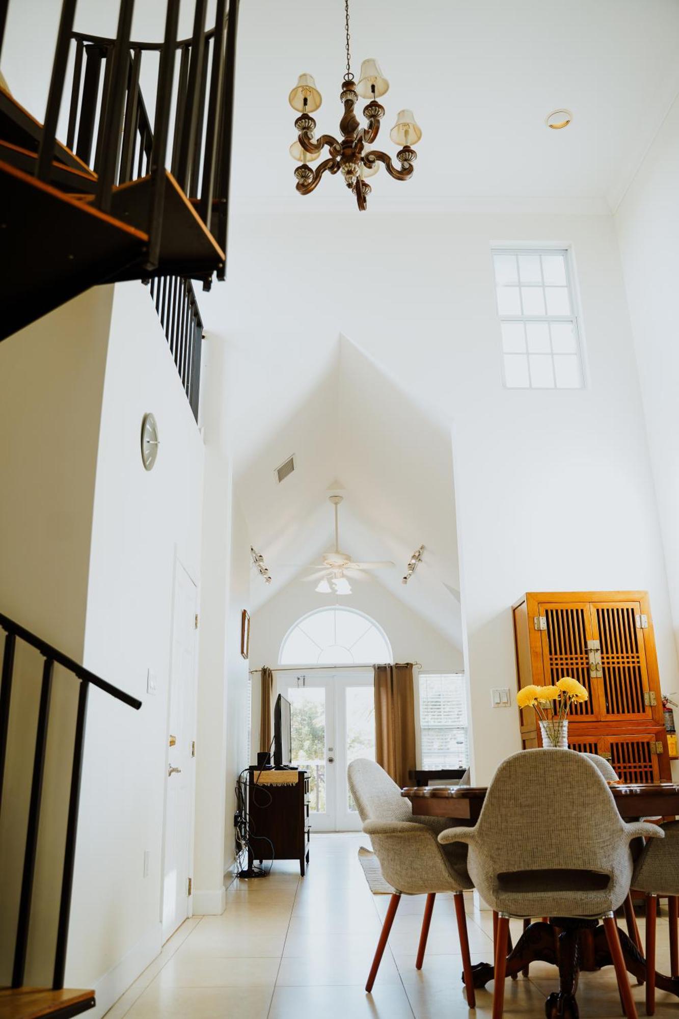 Shangri-La Boutique Bed & Breakfast West Bay Rum bild