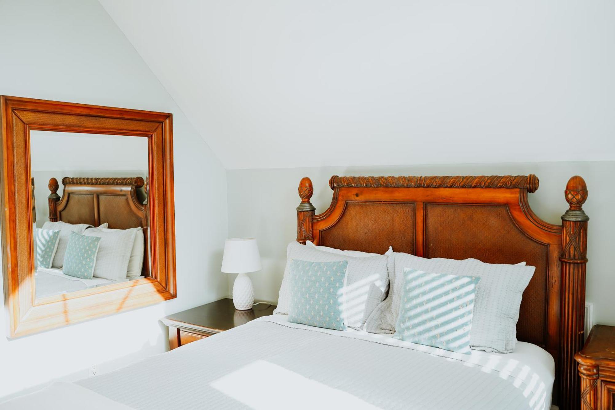 Shangri-La Boutique Bed & Breakfast West Bay Rum bild