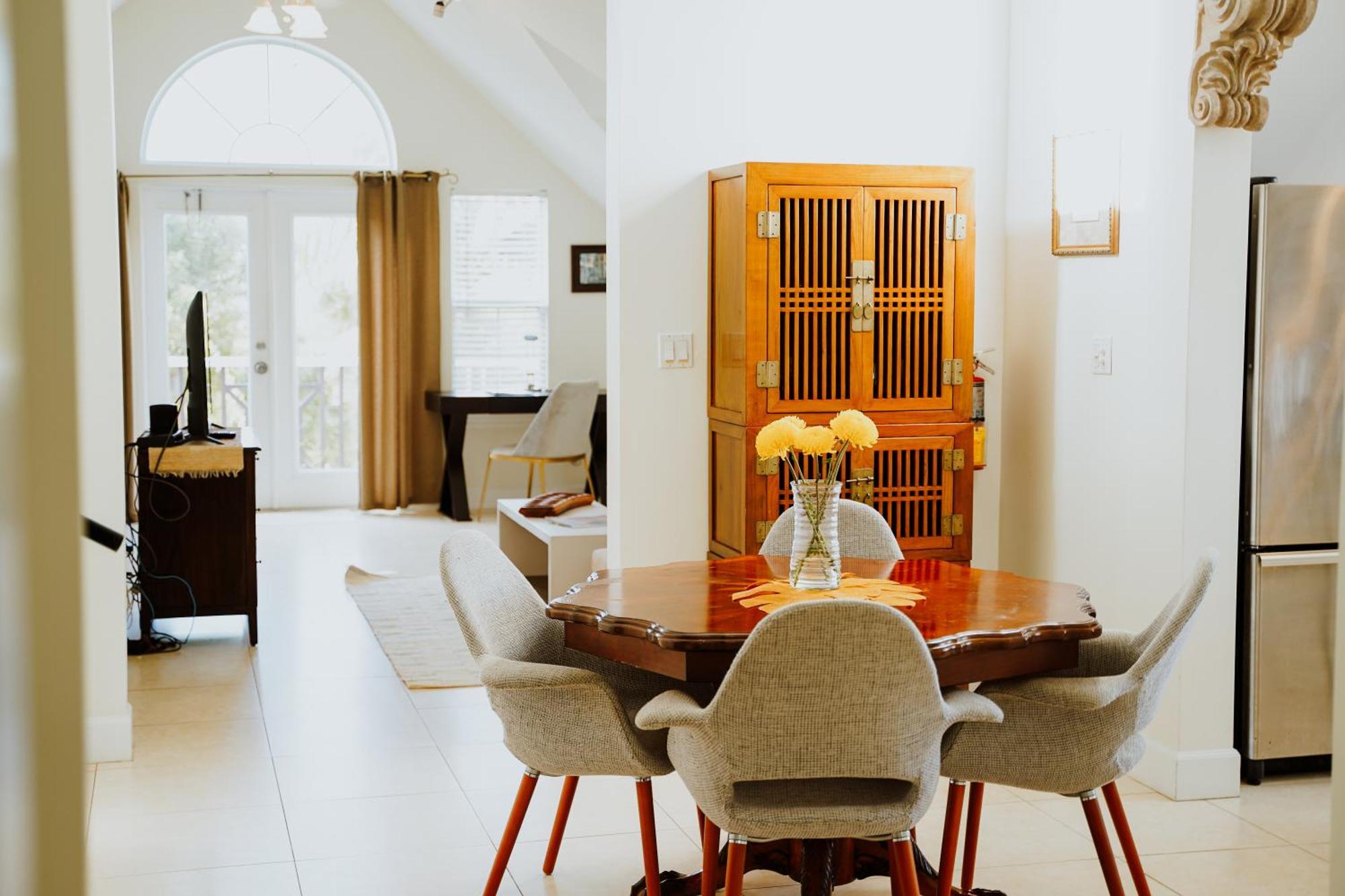 Shangri-La Boutique Bed & Breakfast West Bay Rum bild