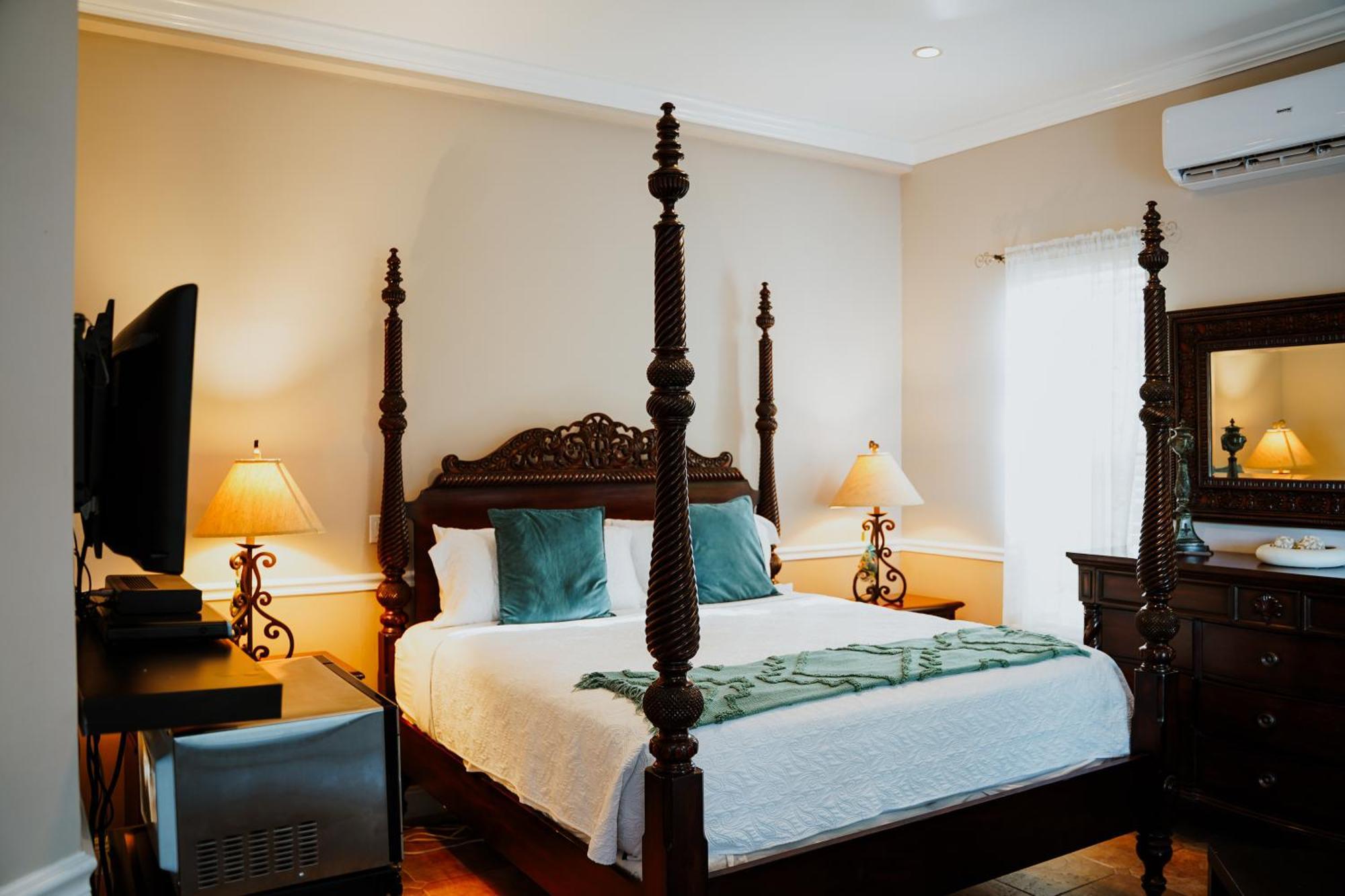 Shangri-La Boutique Bed & Breakfast West Bay Rum bild