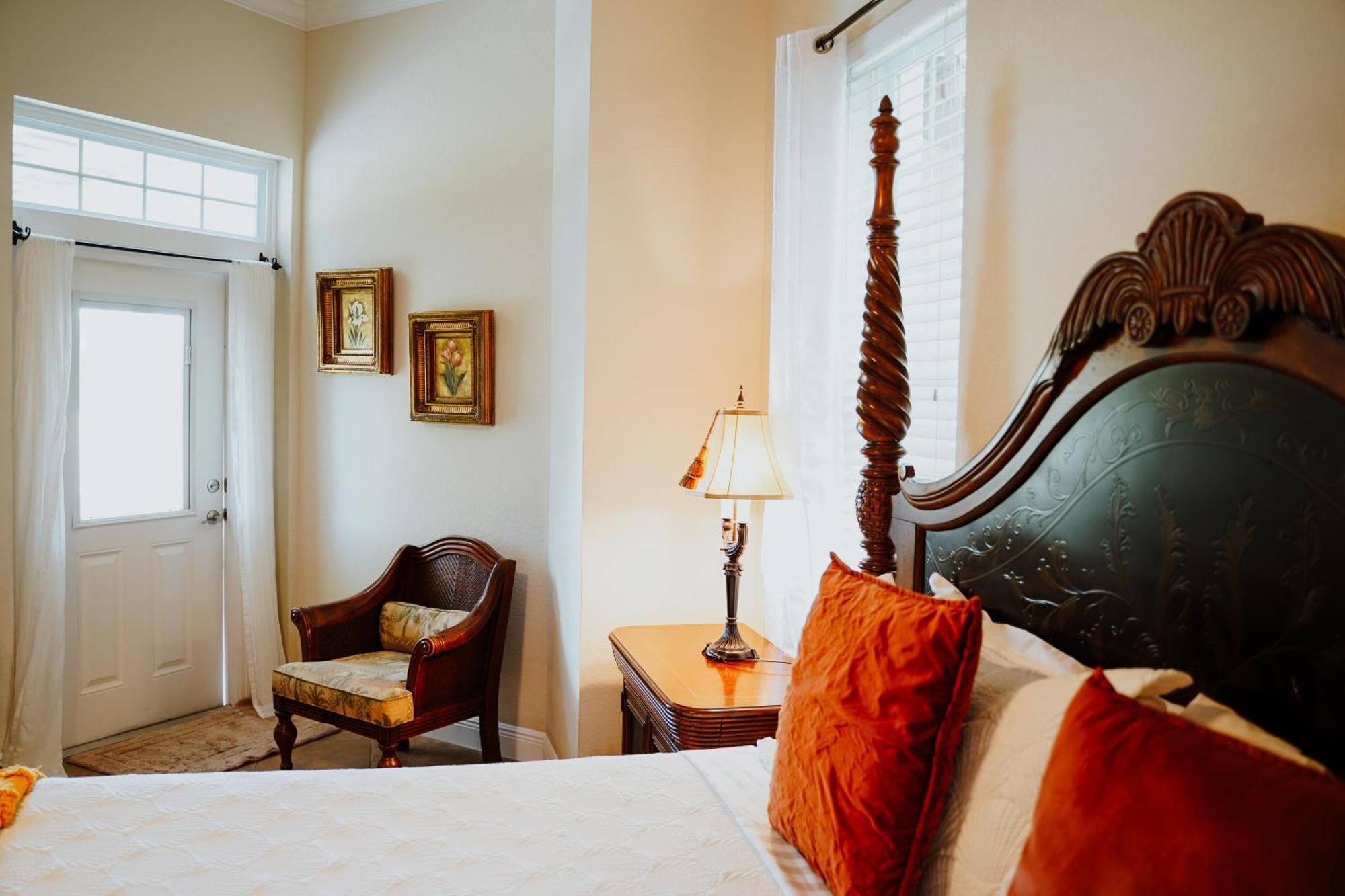 Shangri-La Boutique Bed & Breakfast West Bay Rum bild